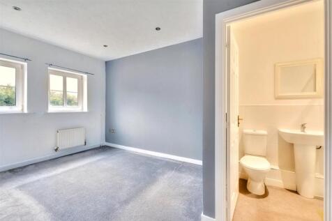 9. Bedroom 1_1.jpg