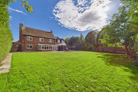 4 Bedroom Detached House - For Sale