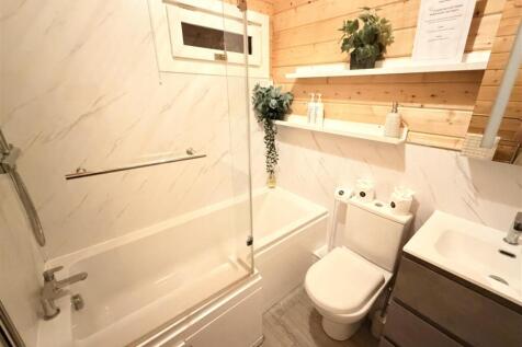 IMG_6844 Cabin wc cropped.jpeg