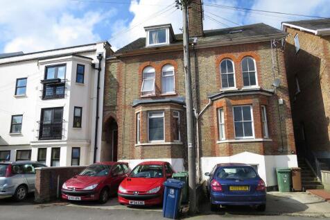6-bed house on Rectory Road, £4,000/mo