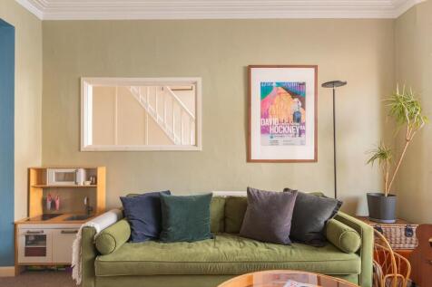 3G2PRBN - Living Room A.jpg