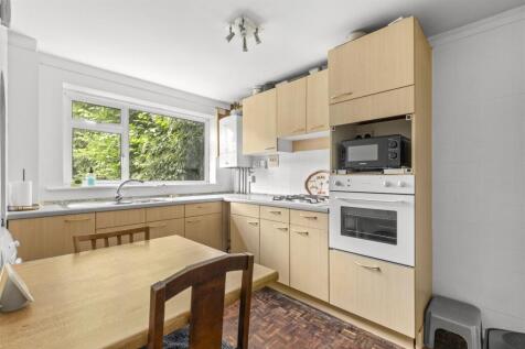 Flat 4 Temple Orchard, Amersham Hill, HP13 6PH-7.j