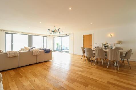 Open Plan Family Room