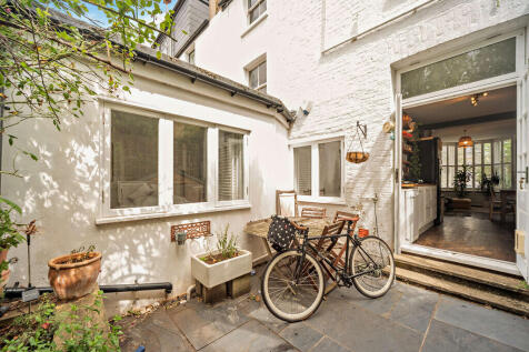 8701645-exterior0...