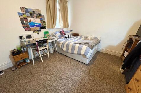 P07853- STUDENT FIVE DOUBLE BEDROOMS, TALBOT ROAD photo 4