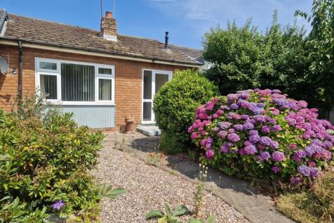 Devonshire Drive, Rugeley- 2 bedroom mid terrace 