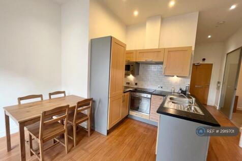 Kitchen / Dining Area