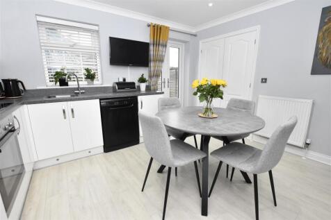 Kitchen Dining Area