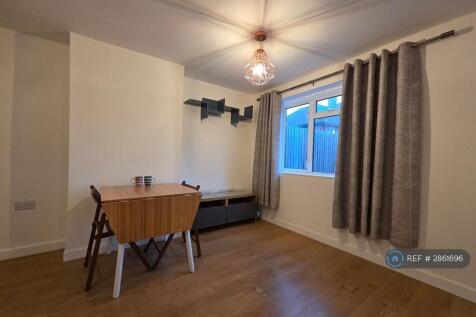 Shirley St, London, E16 photo 5