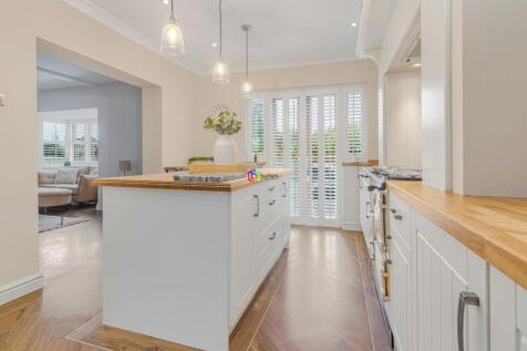 Kitchen / Breakfast Room