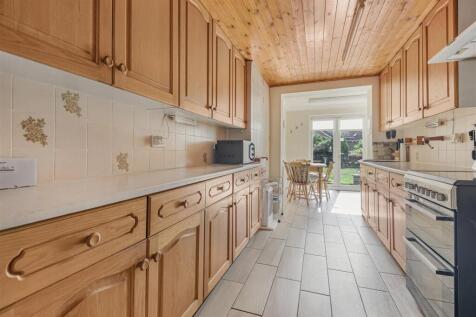 KITCHEN / BREAKFAST ROOM