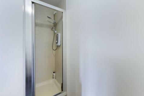En-suite shower room 1