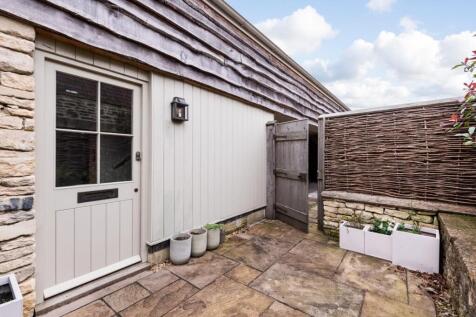 Private Courtyard &amp; Entrance.jpg