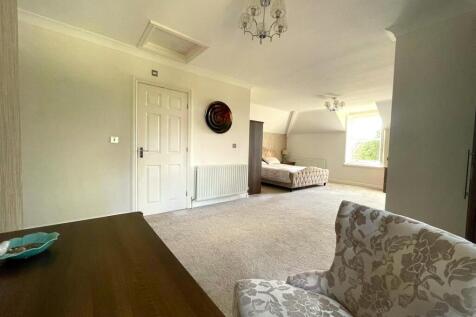 Master Bedroom (Second Floor)