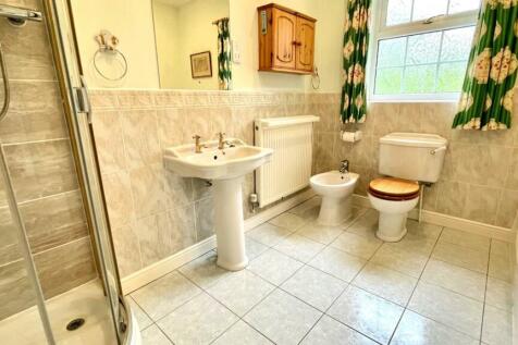 5 PIECE EN-SUITE BATHROOM