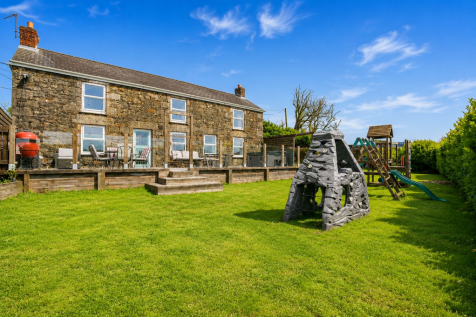 Helston, TR13 - property photo