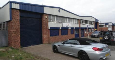 4 Lockwood Close.jpeg
