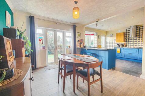 Bright &amp; Open Plan