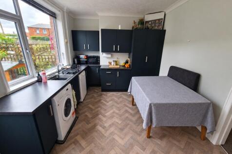 Savile Street, Huddersfield, HD8 9RX photo 4