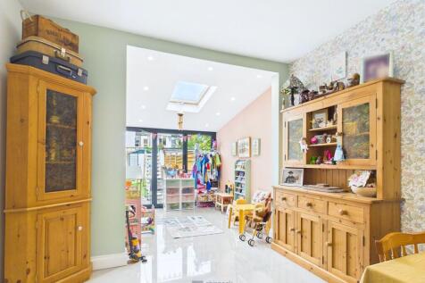 Dining/Play Area