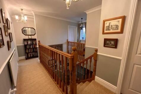 Minstrel Galleried Landing