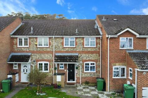 Bagshot, GU19 - property photo