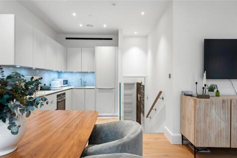Kitchen/ Living Area