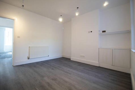 Highbury Avenue photo 5