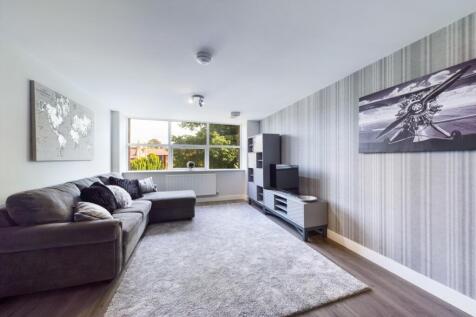 Lounge/Dining Area
