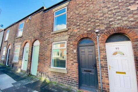 2-bed terraced on Chester Road, Macclesfield (93), £825/mo