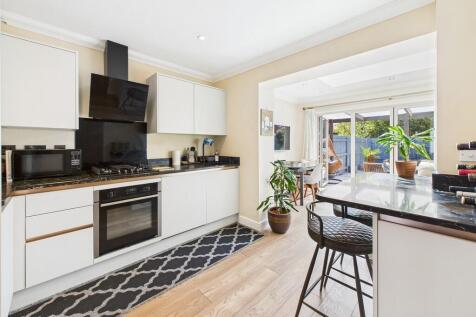 CAM02854G0-PR0362...