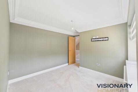 CAM03522G0-PR0217-STILL011