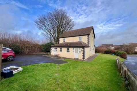 2 - Block of Flats for Auction, Chilcompton.jpg