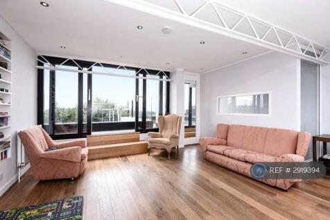 Lounge And Balcony