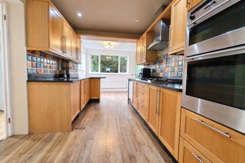 The Paddocks, Rayleigh, Essex, SS6 photo 4