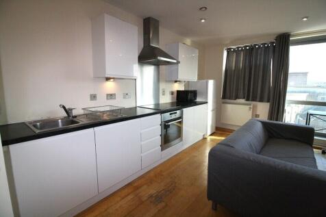 Studio apartment at Broughton House, 50 West Street,S1 4EX  photo 3