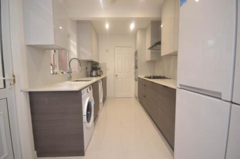 6-bed terraced on Pitcroft Avenue, Reading, £3,900/mo