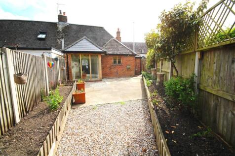 Rear Garden b.JPG
