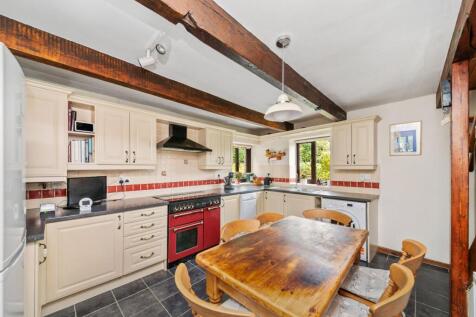 OPEN-PLAN DINING KITCHEN