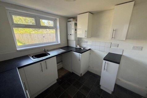 Keswick Gardens, Inglemire Lane, Hull, East Yorkshire, HU6 photo 3
