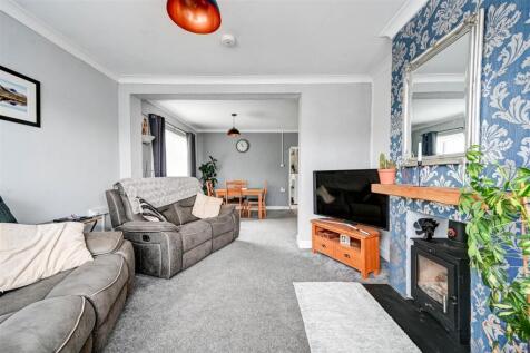 Lounge to dining area.jpg