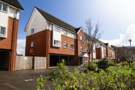 Barnsdale Close