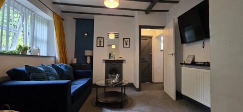 3-bed house on London Road SK7, £1,450/mo