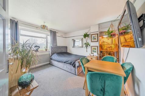 Living Room / Dining Room