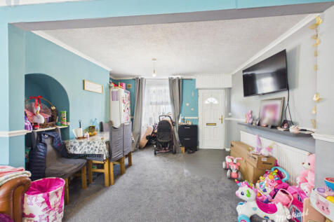 CAM03852G0-PR0766-STILL012