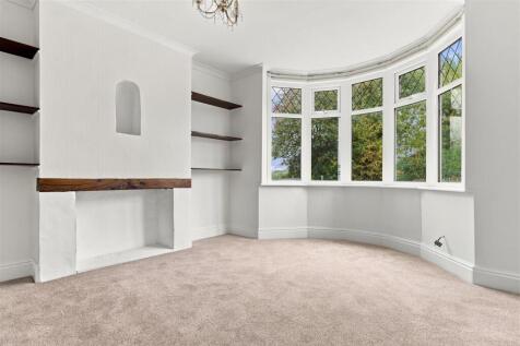 Lounge to front