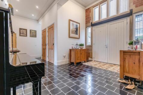 8680551-interior45.jpg
