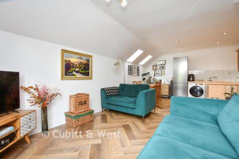 Kitchen / Lounge / Diner