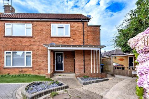 16a Amesbury Close (17).jpg