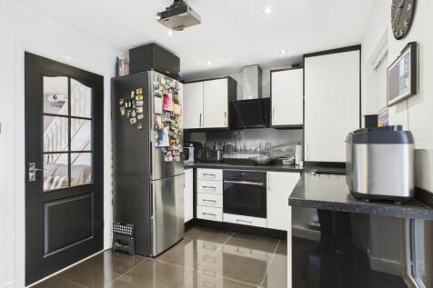 CAM03729G0-PR0057-STILL022